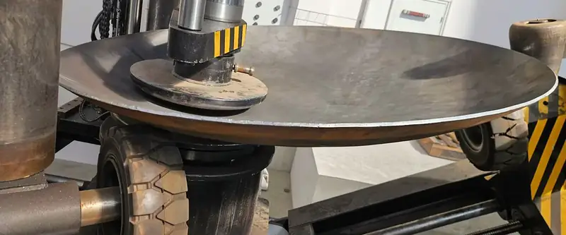 Dished heads pressed at Metal Art in Serbia